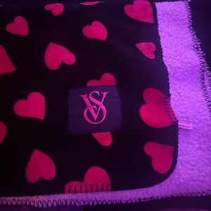 valentine’s day VS blanket
